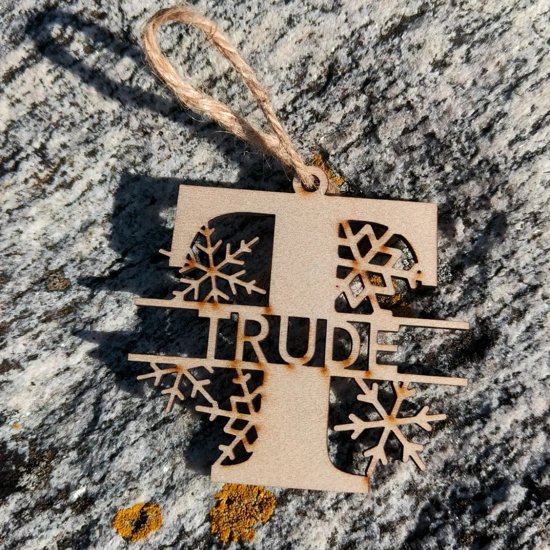 Personlig julekule – Monogram