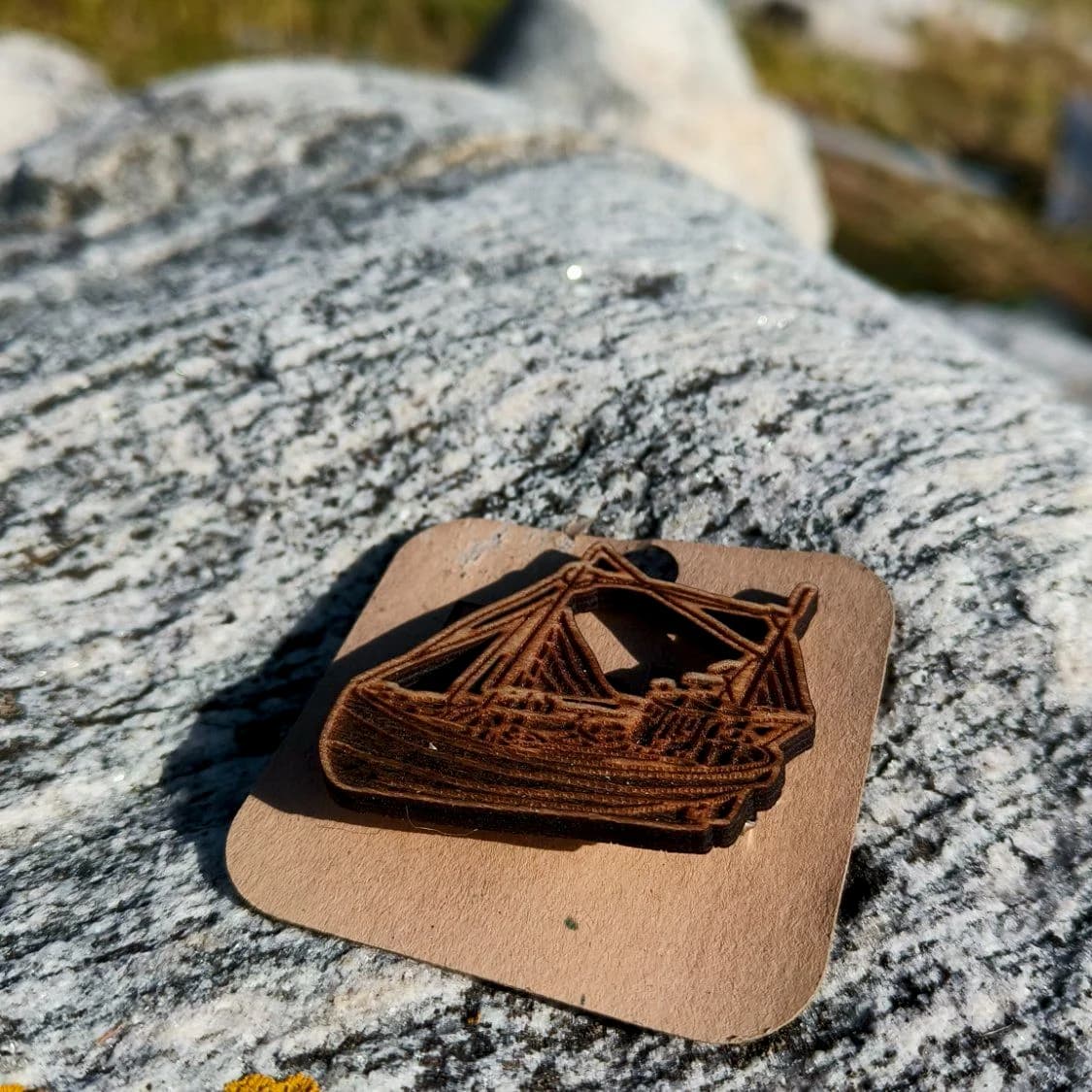 Brosje – flere motiv – Fiskebåt